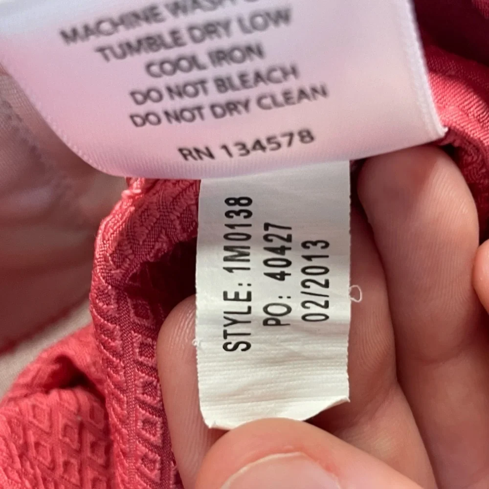 Vineyard Vines **product description